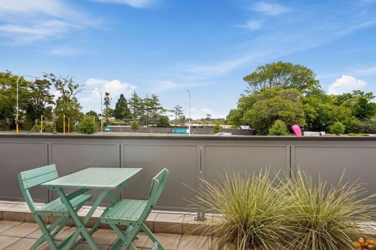 Photo of property in 11/26 Lovell Court, Rosedale, Auckland, 0632
