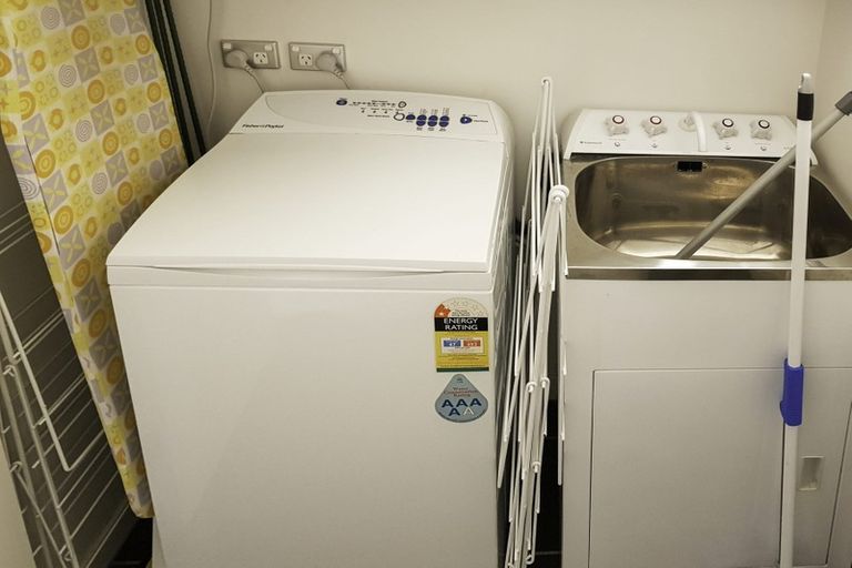 Photo of property in Montreaux Apartments, 5a/164 The Terrace, Wellington Central, Wellington, 6011