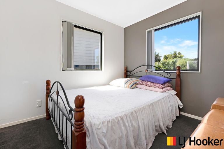 Photo of property in 18 Burndale Terrace, Manurewa, Auckland, 2102