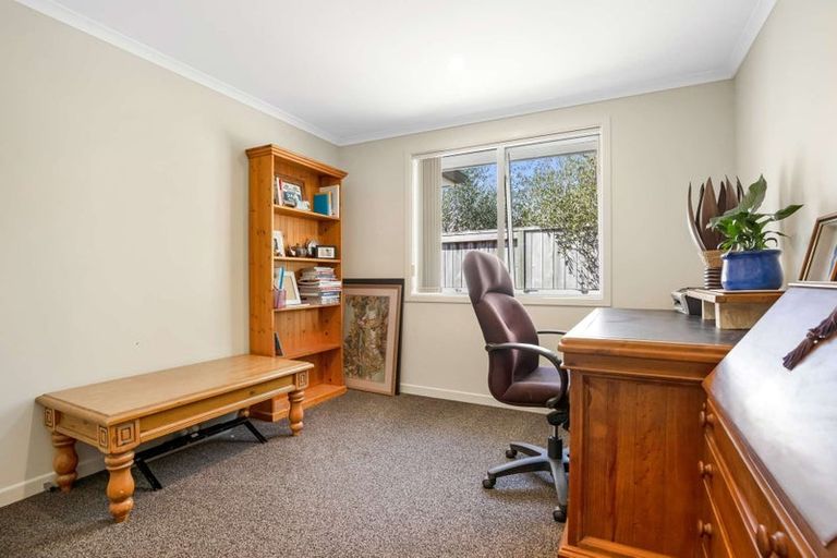 Photo of property in 10 Selliera Place, Papamoa Beach, Papamoa, 3118