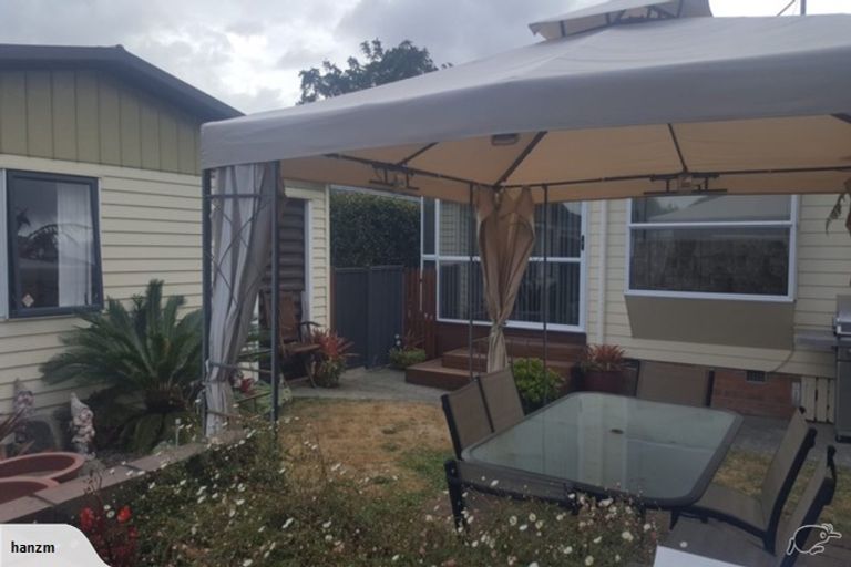 Photo of property in 6 Viola Place, Papakura, 2110