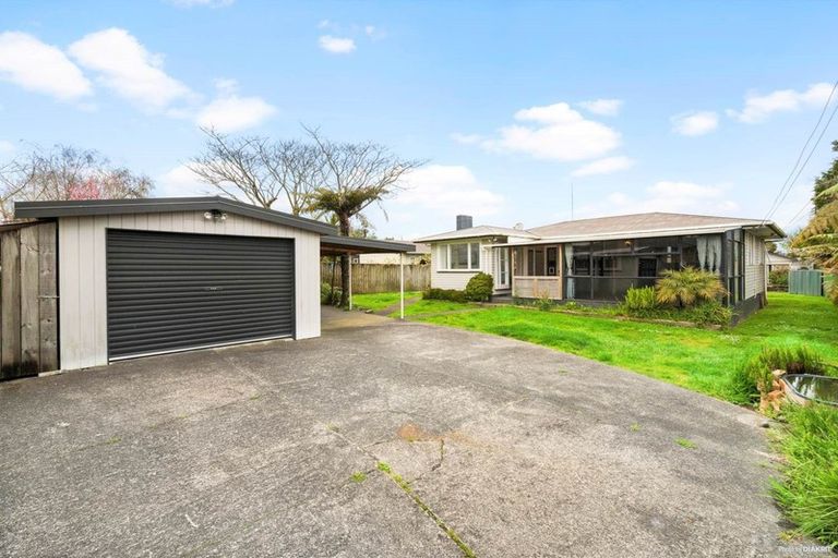 Photo of property in 4 Braeburn Place, Takanini, 2112