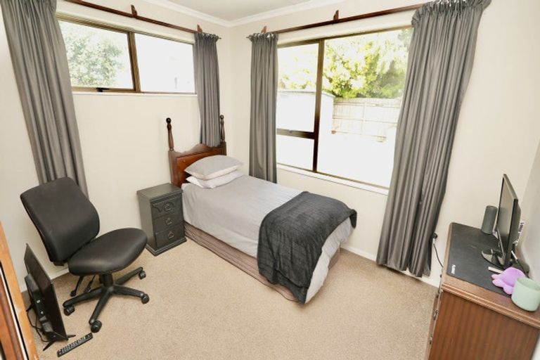 Photo of property in 62 Acacia Street, Kelvin Grove, Palmerston North, 4414