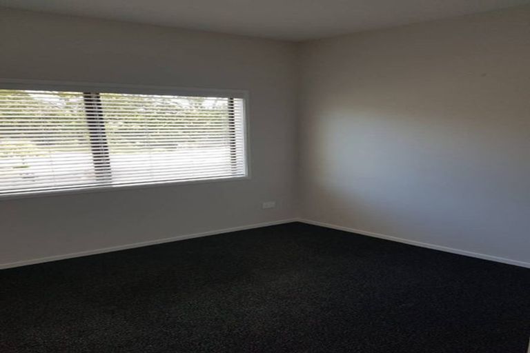 Photo of property in 28 Wautaiti Drive, Riverhead, 0820