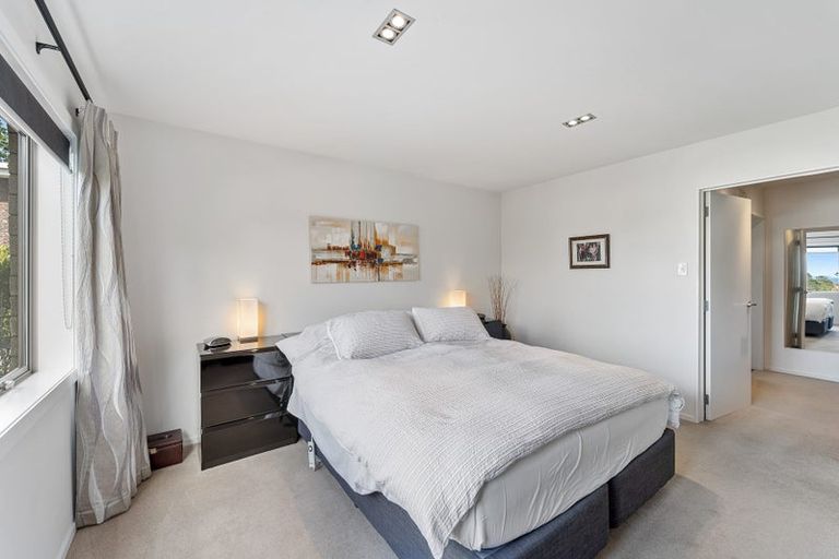 Photo of property in 19 Robin Lane, Browns Bay, Auckland, 0630