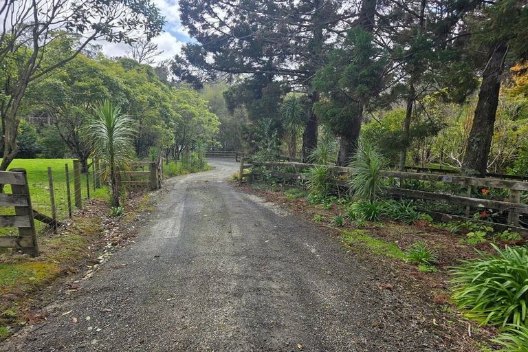 Photo of property in 315 Muriwai Road, Waimauku, 0881
