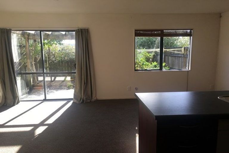 Photo of property in 3/3 Orwell Road, Greenhithe, Auckland, 0632