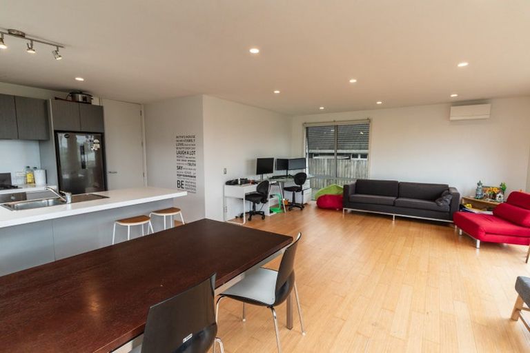 Photo of property in 48a Bassett Road, Johnsonville, Wellington, 6037