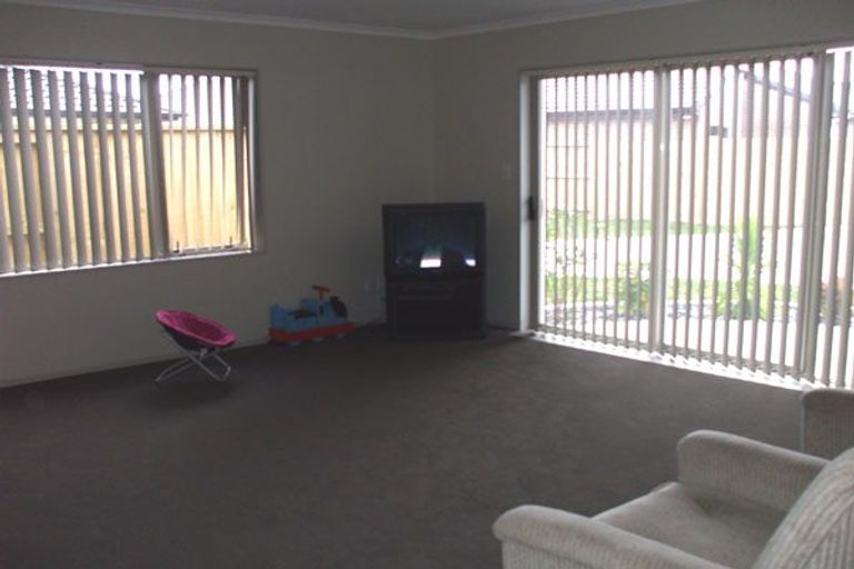 Photo of property in 15 Sophies Way, Papamoa Beach, Papamoa, 3118