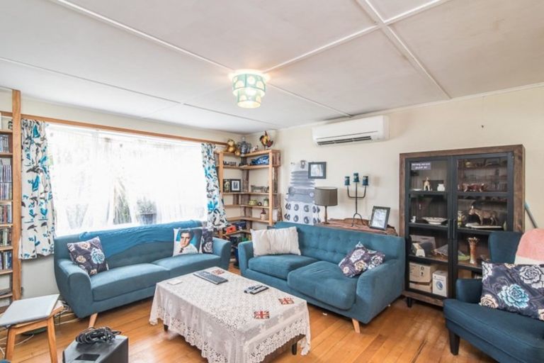 Photo of property in 12 Brazier Grove, Paraparaumu, 5032