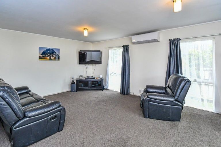 Photo of property in 2/19 Cameron Street, Papakura, 2110