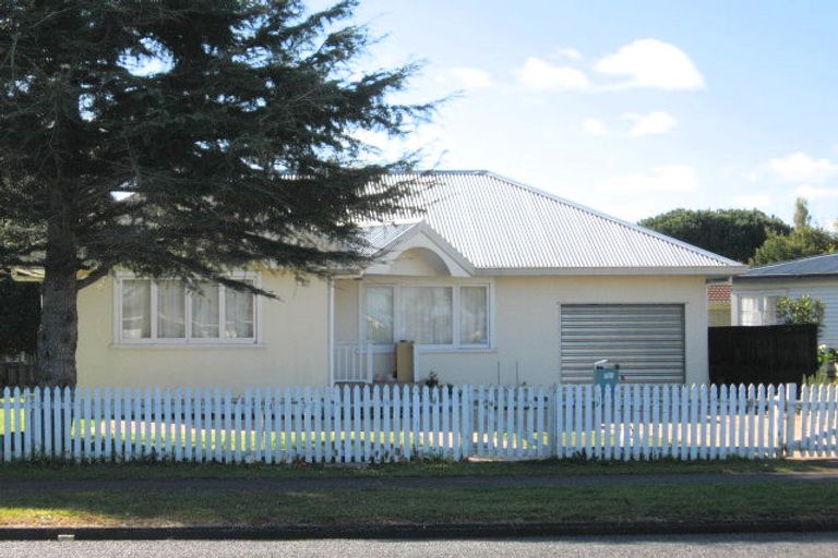 Photo of property in 32a Kelvin Road, Papakura, 2110