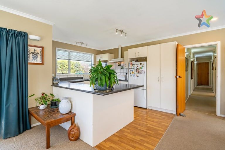 Photo of property in 294a Stokes Valley Road, Stokes Valley, Lower Hutt, 5019