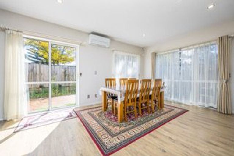 Photo of property in 45 Bordeaux Parade, Te Atatu South, Auckland, 0610