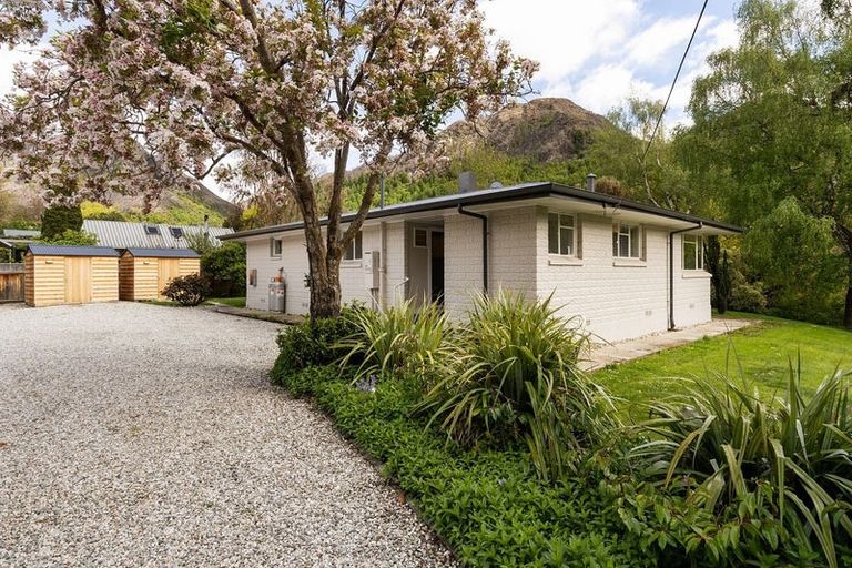Photo of property in 4 Berkshire Street, Arrowtown, 9302