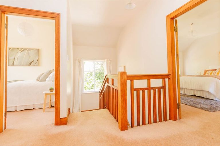 Photo of property in 11 Glen Road, Kelburn, Wellington, 6012