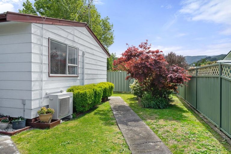 Photo of property in 90b Brandon Street, Featherston, 5710