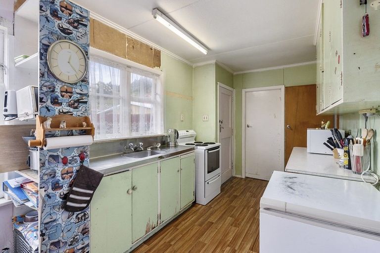 Photo of property in 59 Peel Place, Wainuiomata, Lower Hutt, 5014