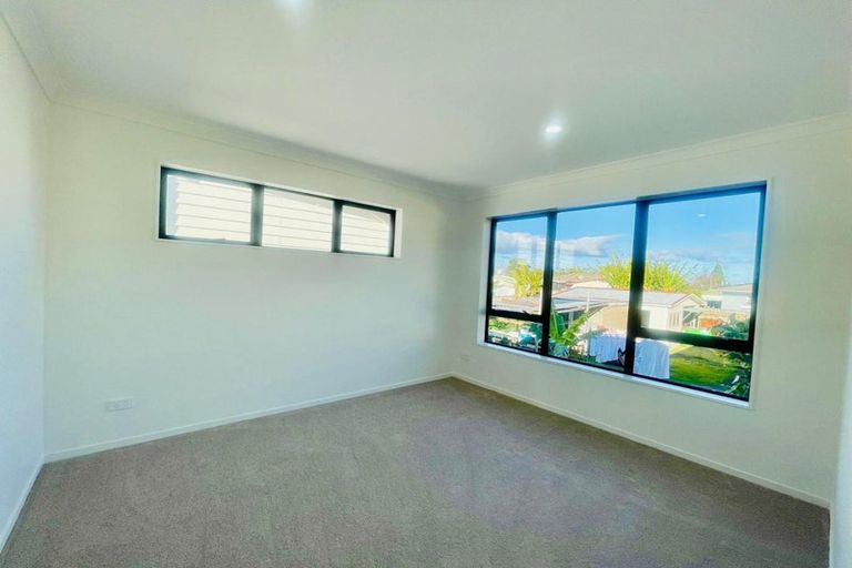 Photo of property in 8b Neems Place, Manurewa, Auckland, 2102