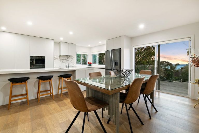 Photo of property in 4/92 Churchill Road, Murrays Bay, Auckland, 0630