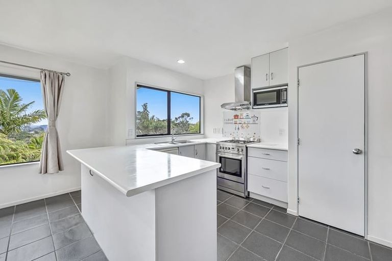 Photo of property in 364a Glenfield Road, Glenfield, Auckland, 0629