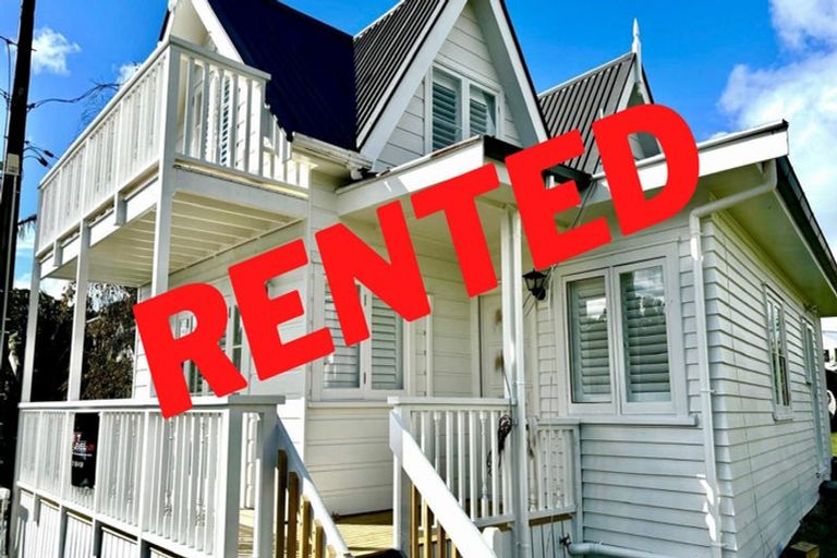 Photo of property in 4 Anne Street, Devonport, Auckland, 0624