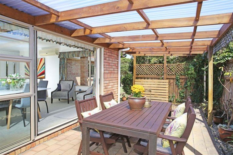 Photo of property in 35a Youngs Road, Papakura, 2110