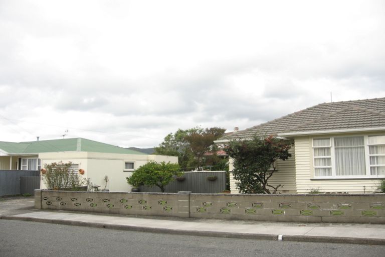 Photo of property in 8 Beecham Grove, Epuni, Lower Hutt, 5011