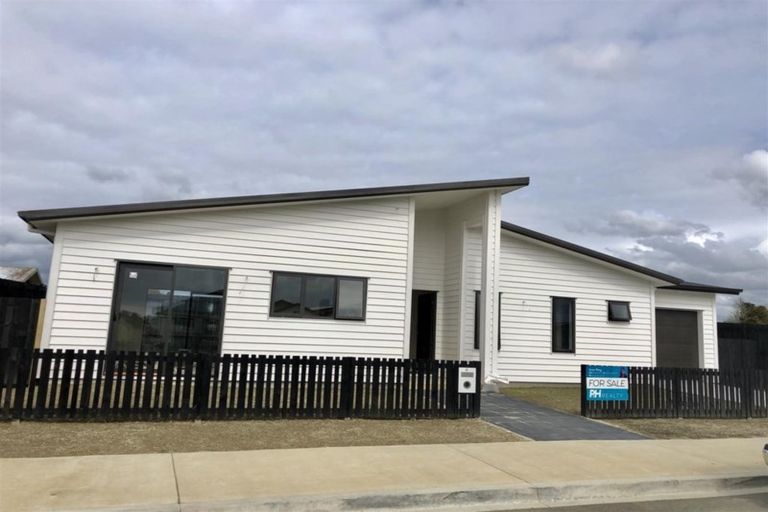 Photo of property in 4 Maioha Road, Pukekohe, 2120