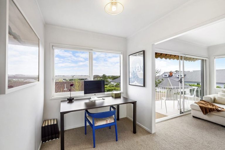 Photo of property in 4/134 Calliope Road, Stanley Point, Auckland, 0624