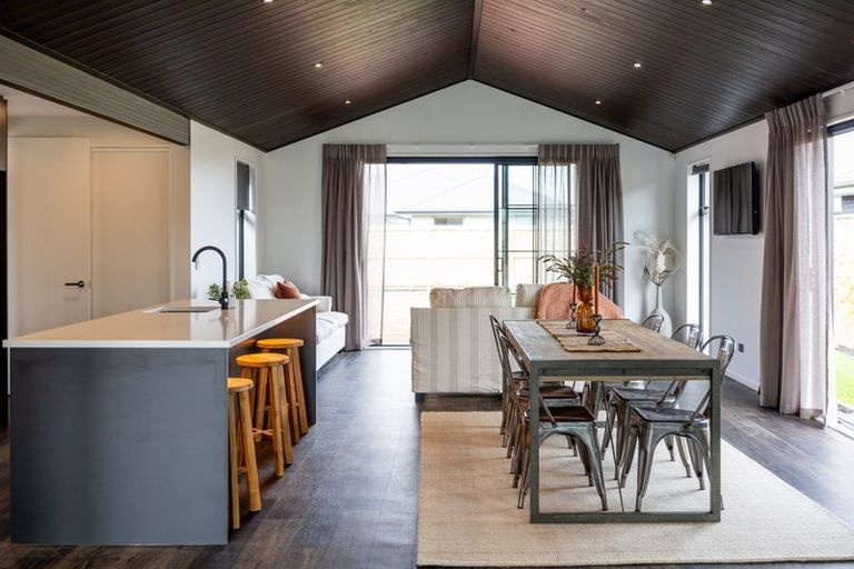 Photo of property in 32 Finstock Way, Rolleston, 7614