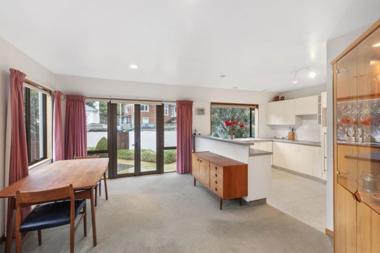Photo of property in 134 Muritai Road, Eastbourne, Lower Hutt, 5013