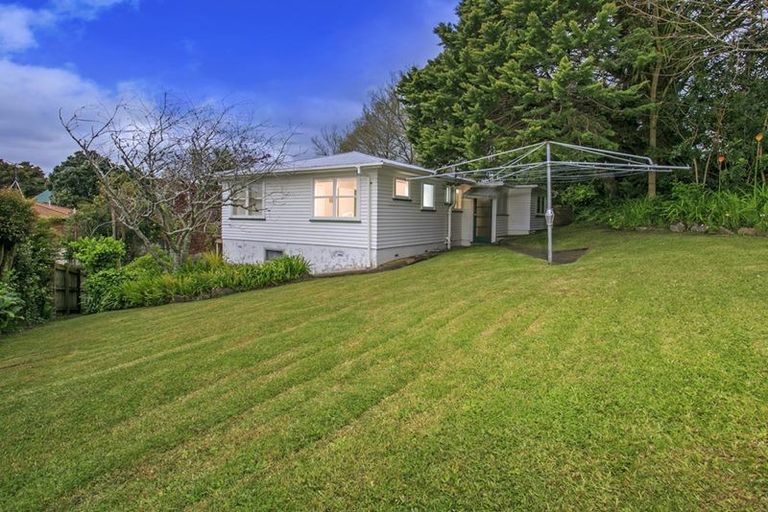 Photo of property in 1/14 Bond Crescent, Forrest Hill, Auckland, 0620