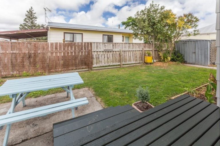 Photo of property in 100b Mako Mako Road, Levin, 5510