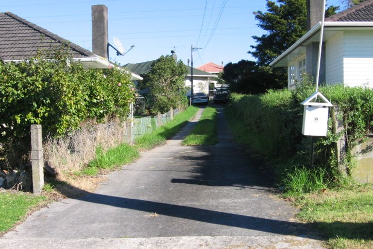 Photo of property in 9 Cornwall Street, Te Atatu South, Auckland, 0610