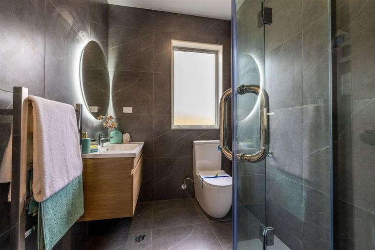 Photo of property in 23 Mcindoe Road, Kumeu, 0810