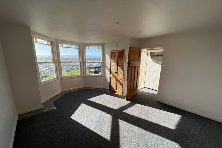 Photo of property in 45 Sutherland Road, Melrose, Wellington, 6023