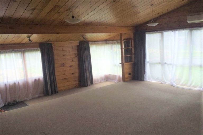 Photo of property in 2 Bata Place, Pomare, Rotorua, 3015