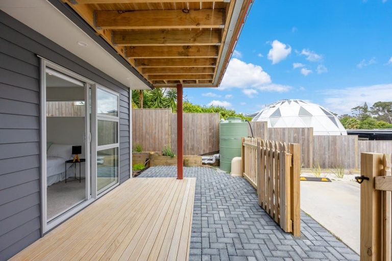 Photo of property in 298a Sunset Road, Windsor Park, Auckland, 0632