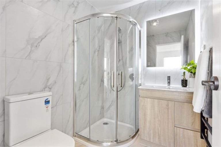 Photo of property in 12b Cranston Street, Torbay, Auckland, 0632