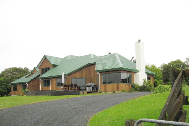 Photo of property in 479 Ponga Road, Opaheke, Papakura, 2584