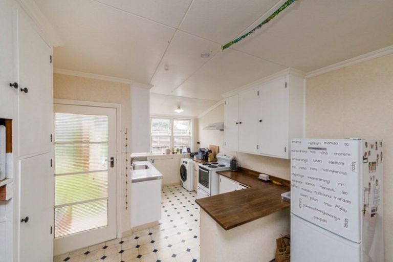 Photo of property in 2/24 Birmingham Street, Takaro, Palmerston North, 4412