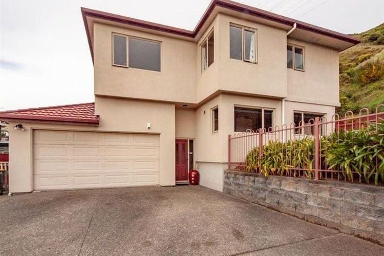 Photo of property in 50 Erlestoke Crescent, Churton Park, Wellington, 6037