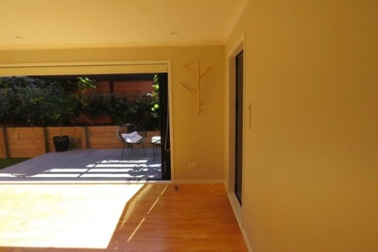 Photo of property in 2 Ebrington Place, Strandon, New Plymouth, 4312