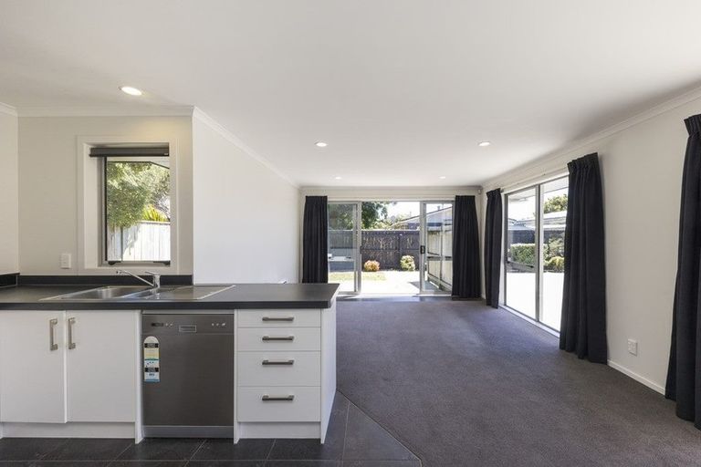 Photo of property in 49 Weston Avenue, Roslyn, Palmerston North, 4414