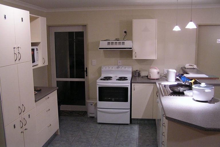 Photo of property in 33 Queen Street, Brighton, Dunedin, 9035