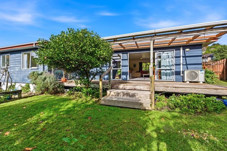Photo of property in 19 Cabeleigh Drive, Helensville, 0800