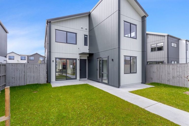 Photo of property in 30 Park Green Avenue, Rosehill, Papakura, 2113
