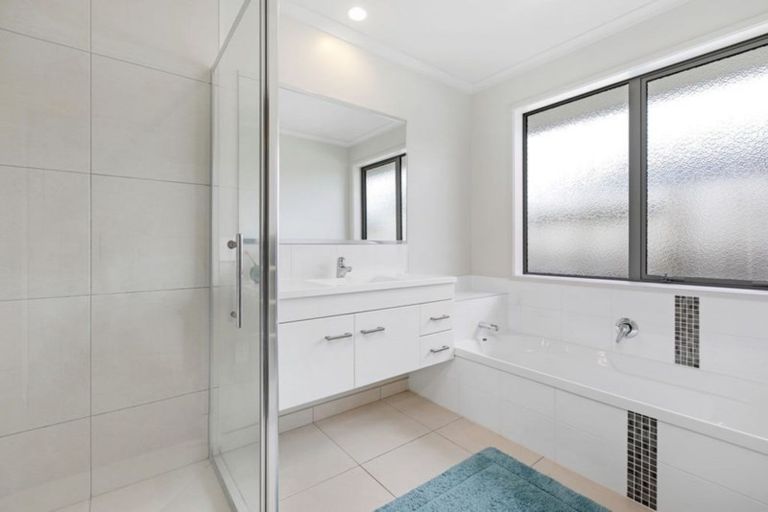 Photo of property in 141 Doncaster Drive, Papamoa Beach, Papamoa, 3118