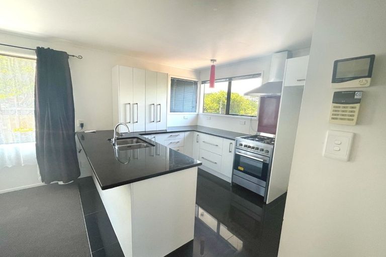 Photo of property in 7 Correa Court, Goodwood Heights, Auckland, 2105